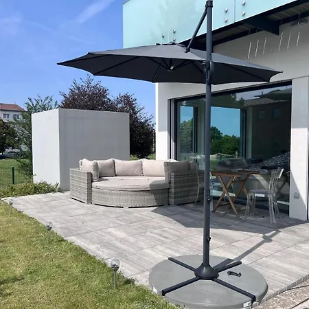 Modern Close To Tram And Airport, Free Parking 아파트 프라하