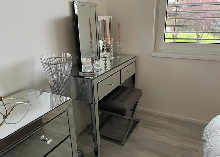 Modern Close To Tram And Airport, Free Parking Apartamento