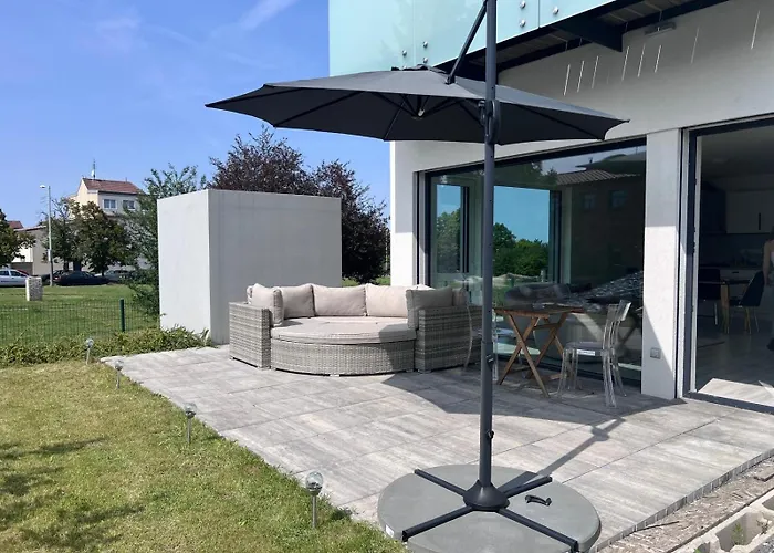 Modern Close To Tram And Airport, Free Parking Apartamento Praga