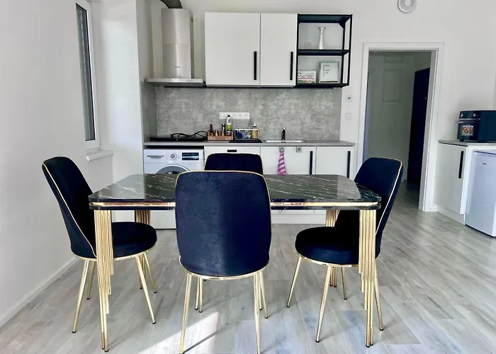 Modern Close To Tram And Airport, Free Parking Praga