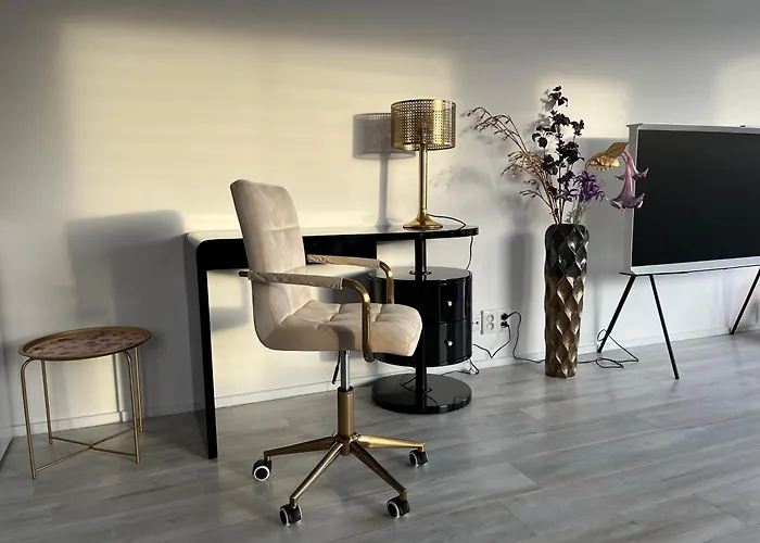 Apartamento Modern Close To Tram And Airport, Free Parking *