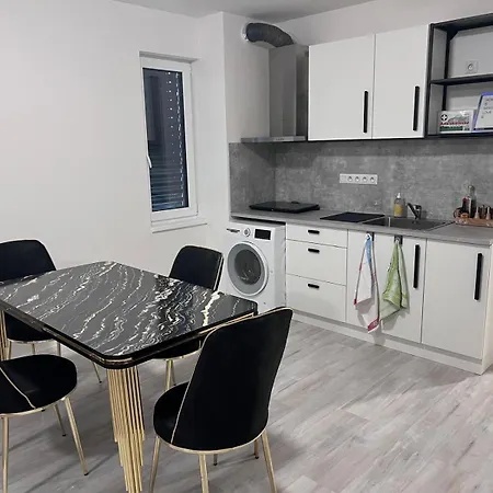 Modern Close To Tram And Airport, Free Parking Lejlighed
