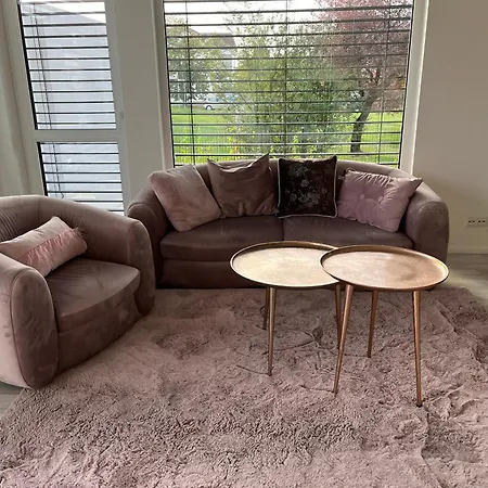 Apartment Modern Close To Tram And Airport, Free Parking